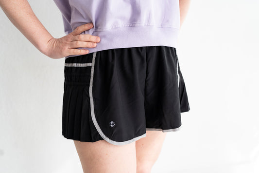 Women's Pleat Athleisure Shorts Black
