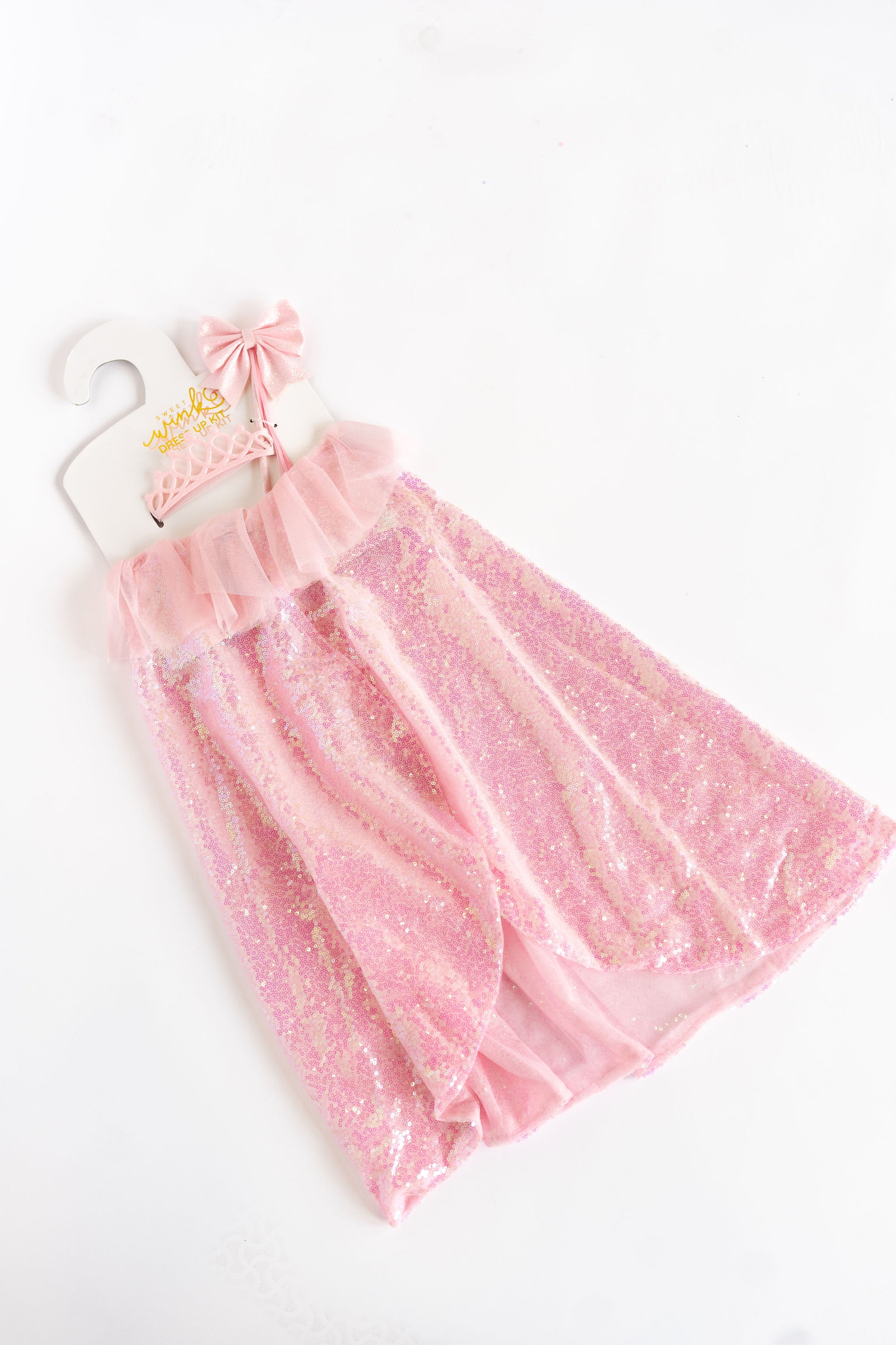 Glittery pink tulle cape,
Soft felt crown headband
Glitter wand with bow 